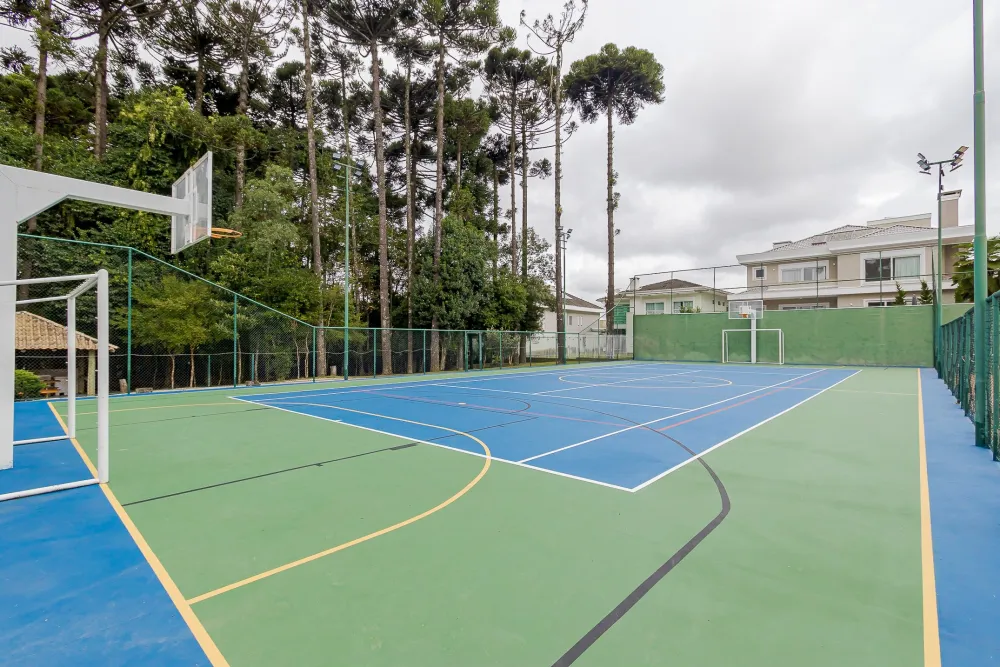 Quadra poliesportiva — futsal, vôlei e basquete